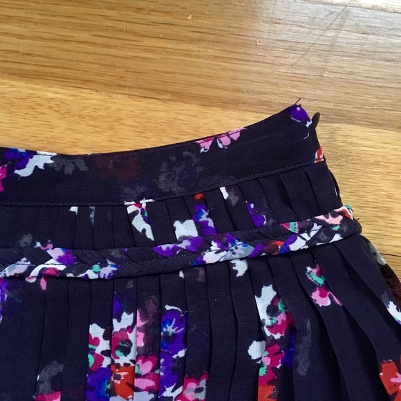 American Eagle Skater Skirt - Picture 3 of 8